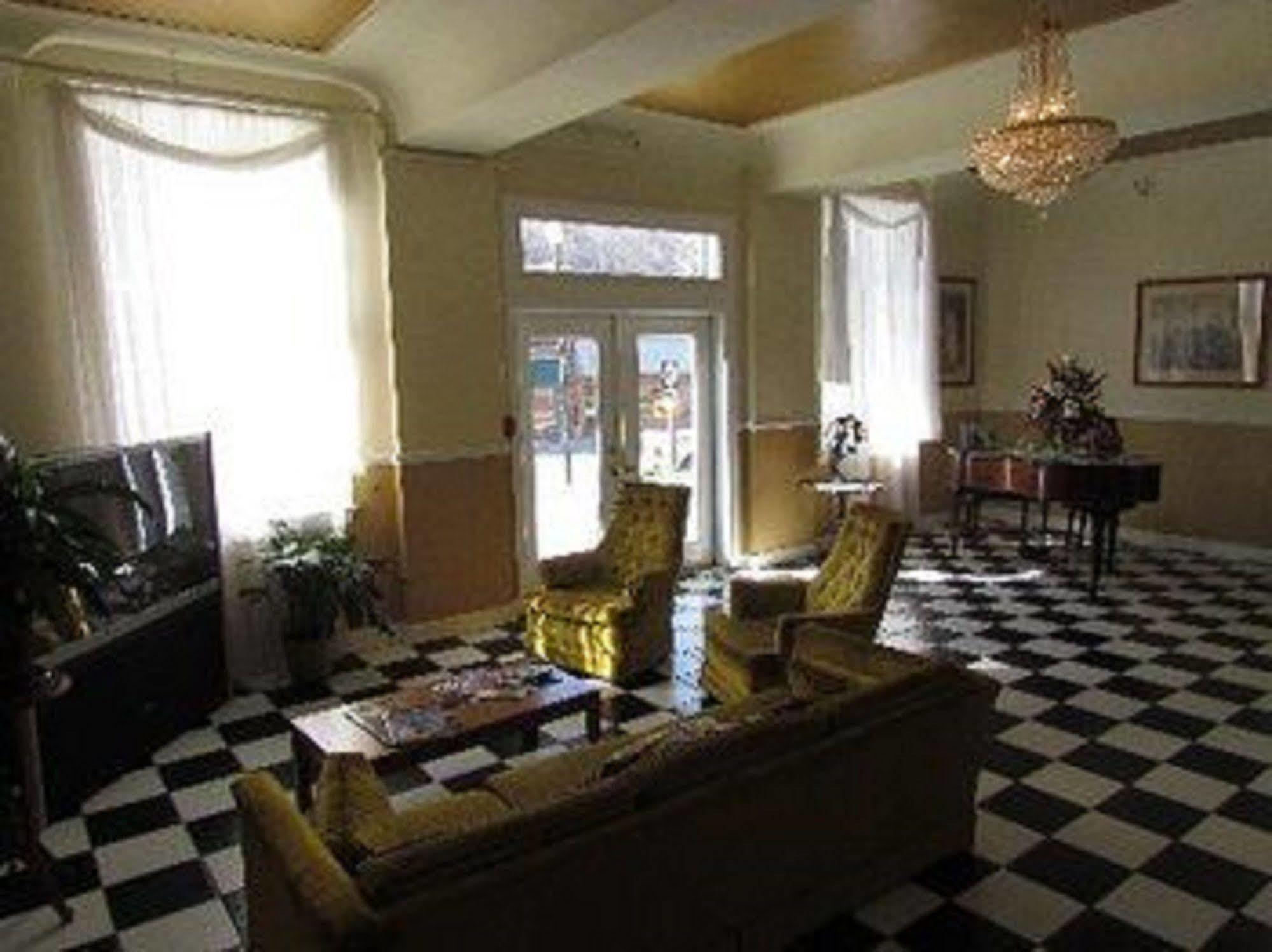 Macarthur Inn Narrows Interior photo