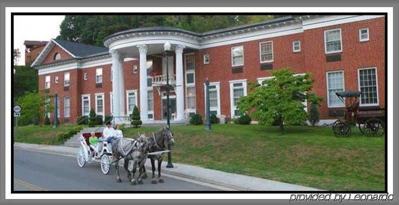 Macarthur Inn Narrows Exterior photo